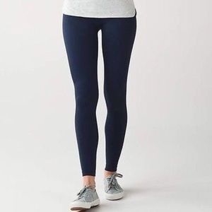 Brand new lululemon Naval Blue Zone In Tight sz 2